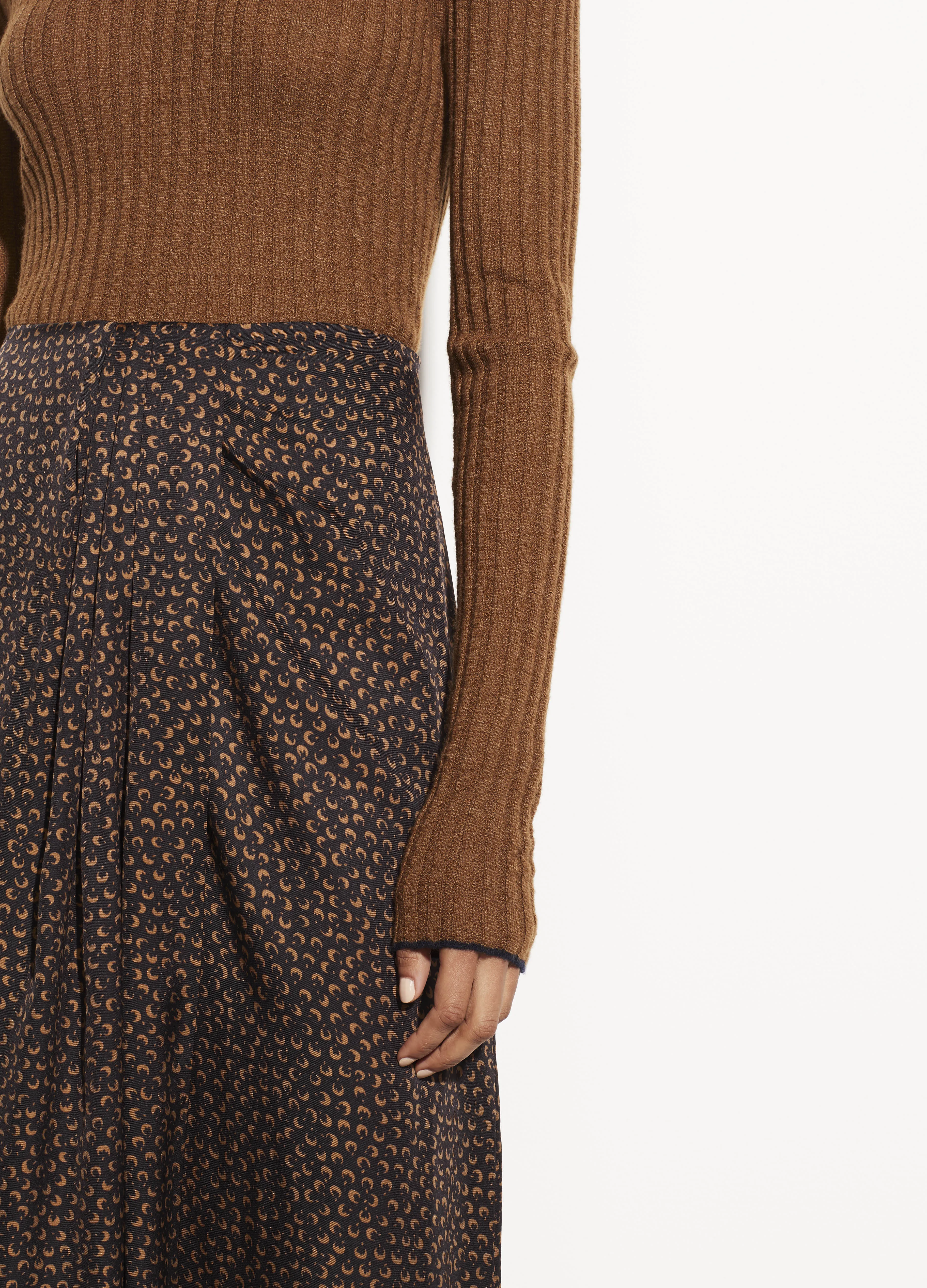 Star Dot Drape Skirt in Black